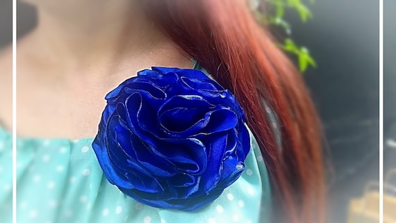 large flower pin