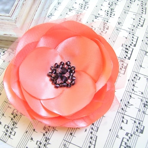 Wedding pin Salmon Faux Silk flower Salmon coral pin Coral flower Gift for mom Silk flower Salmon fascinator Bridesmaids clip Salmon brooch
