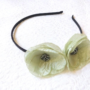 Sage Green Blumen Haarband Brautjungfern Sage Green Blumen Mädchen Fascinator Sage Green Stirnband Sage Green Hochzeit Brautstirnband