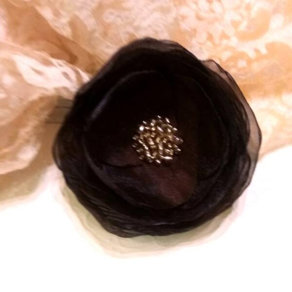 Broche fleur marron chocolat Broche fleur en mousseline de soie Broche automne Cadeau pour elle Épingle de corsage marron Cadeau pour maman Pince à cheveux marron fleur en tissu marron