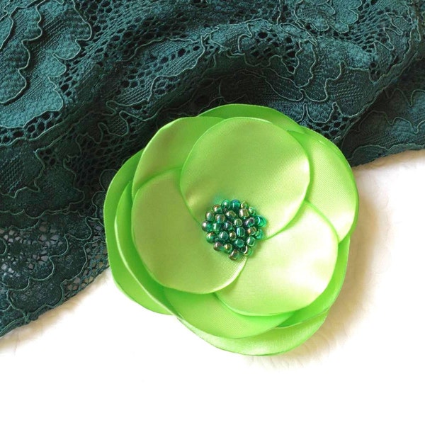 Broche vert citron Broche fleur vert citron Broche mère de la mariée Fleur vert citron Barrette pour demoiselles d'honneur vert citron Accessoire cheveux vert citron