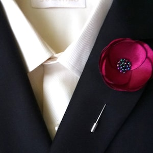 Burgundy lapel pin flower Boutonnière Burgundy flower lapel pin Grooms pin Burgundy wedding lapel pin flower Boutonnière dark red flower