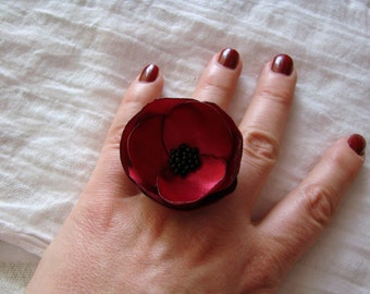 Burgundy flower ring Bridesmaids Burgundy flower ring Wine red silk flower Boho wedding ring Burgundy red silk flower Burgundy wedding ring