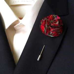 Tartan lapel pin Tartan Boutonnière Tartan Suit lapel pin Boyfriend Gift lapel pin Red plaid Men&#39;s lapel pin Red plaid brooch Christmas pin