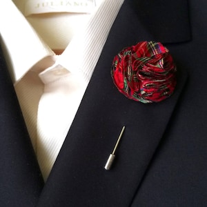 Tartan lapel pin Tartan Boutonnière Tartan Suit lapel pin Boyfriend Gift lapel pin Red plaid Men's lapel pin Red plaid brooch Christmas pin