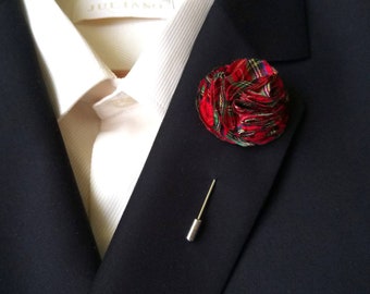 Tartan lapel pin Tartan Boutonnière Tartan Suit lapel pin Boyfriend Gift lapel pin Red plaid Men&#39;s lapel pin Red plaid brooch Christmas pin