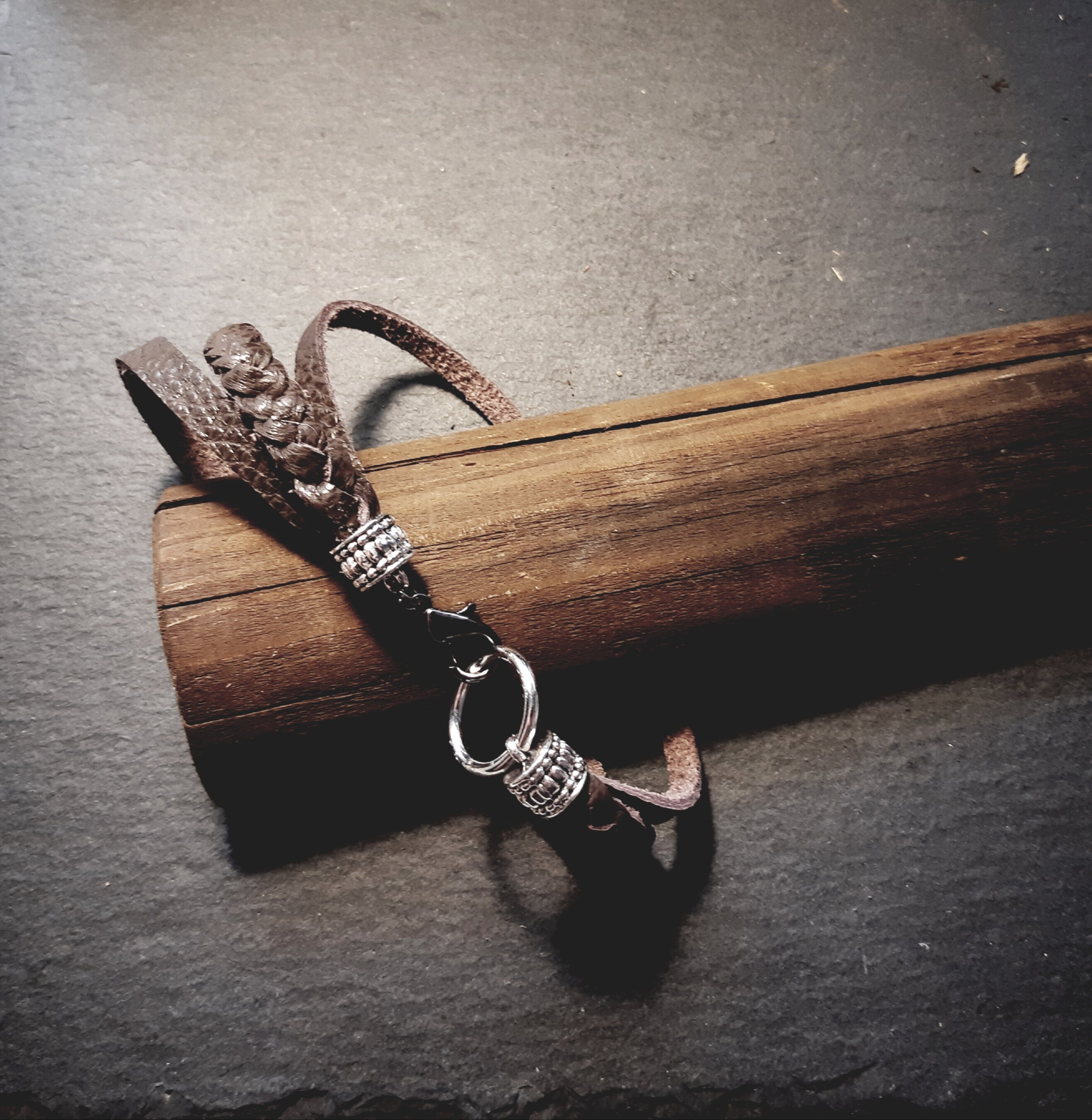 Ancient Tribe Boho Fußkettchen – Geflochtenes Leder Mit Silberperlen, Verstellbar 23 Cm Ancient Tribe Boho Fußkettchen – Geflochtenes Leder Mit Silberperlen, Verstellbar 23 Cm