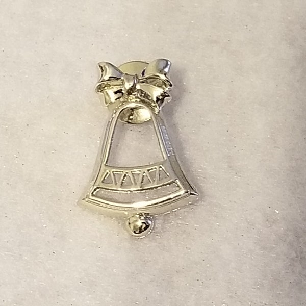 Vintage Avon 1981 "Festive Bell" Textured and Polished Silvertone Christmas Pin