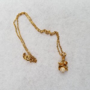 Vintage Never Worn Unsigned Goldtone Faux Pearl and Clear Rhinestones Pendant Necklace