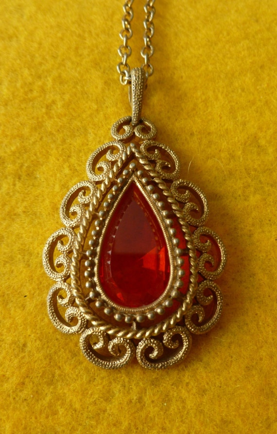 Antique Gold-Tone Metal Brown Faceted Stone Pendant Necklace