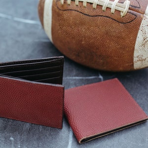 本物のサッカーレザー二つ折り財布