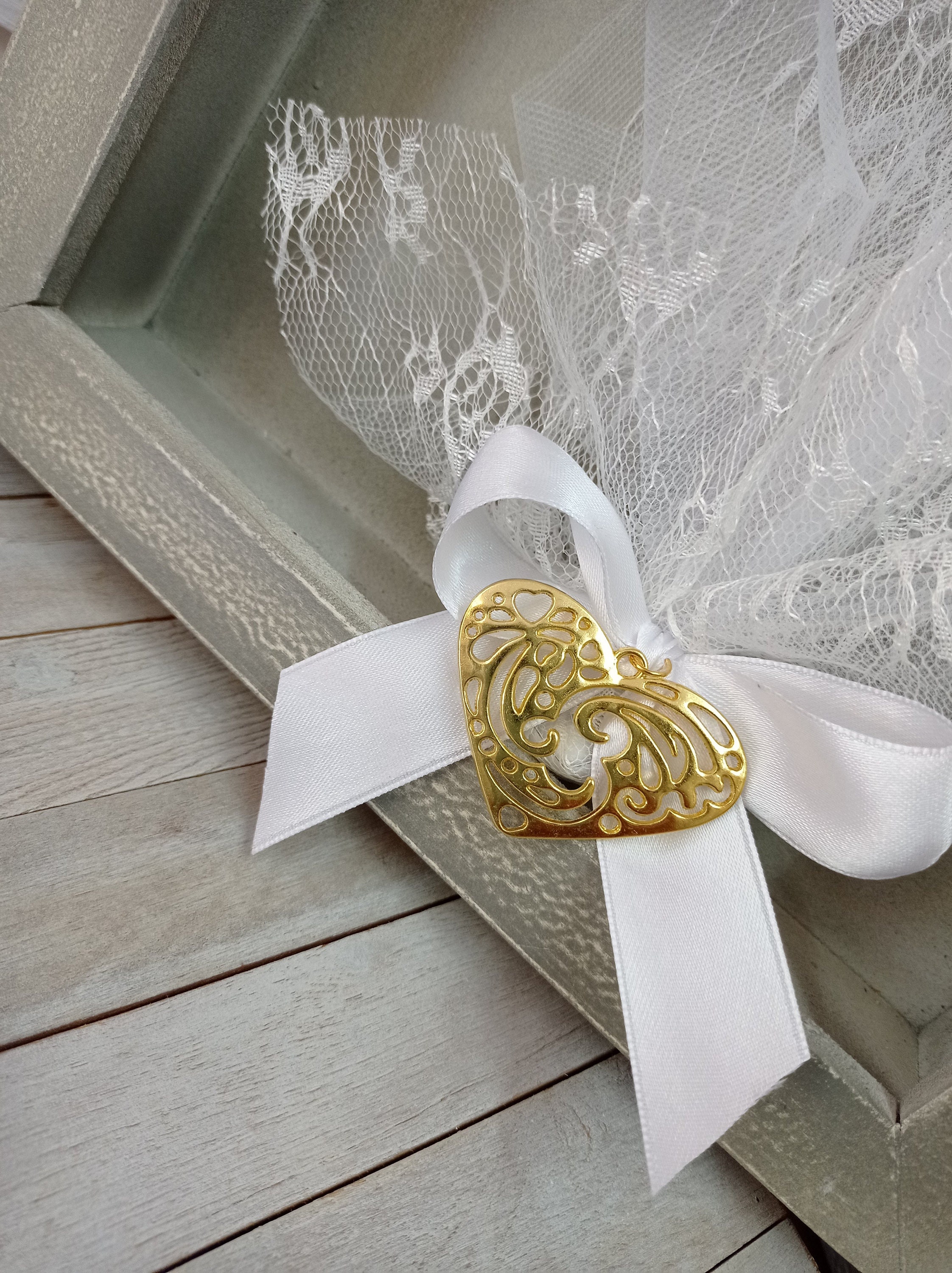 LV-2038 American Holly Wooden Heart Charm, Keychain, Wedding Favor