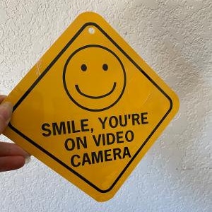 Sonrisa You're On Video Camera Security Sign 6x6 pulgadas de metal de aluminio