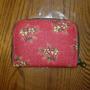Billetera mia pequeña cremallera floral roja hecha a mano alrededor de la billetera