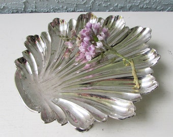 Vintage Silverplate Footed Candy Dish - Acanthus Leaf Silver Footed Dish - Elegant Table Top