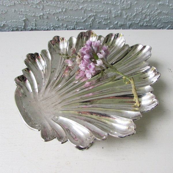 Vintage Silverplate Footed Candy Dish - Acanthus Leaf Silver Footed Dish - Elegant Table Top