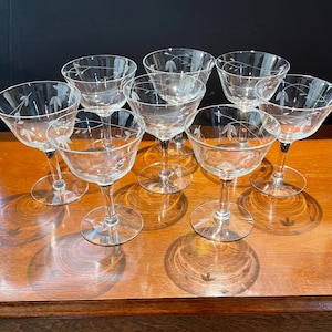 Vintage Floral Etched Coupe Champagne Glasses - Elegant Flared Set of 8
