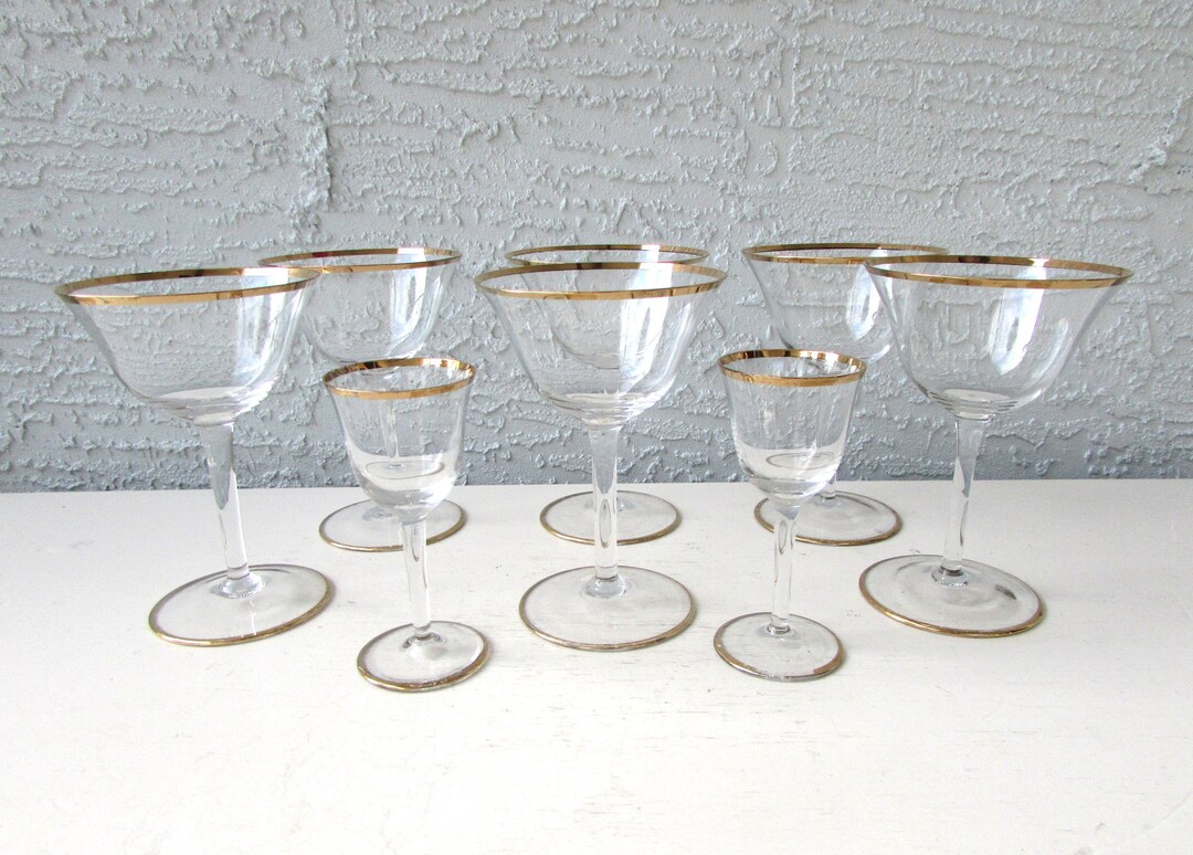 Set of 8 Gold Rimmed Coupe Champagne Glasses With Cordials Hollywood