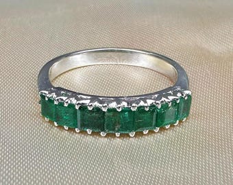 Weißgold Smaragd Ring aus den 70er Jahren