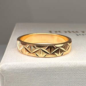 French 18k Yellow Gold Band, US size 6