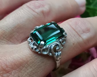 Antiker Cocktailring aus deutschem Silber, grüner Spinellring, Art déco, US-Größe 7