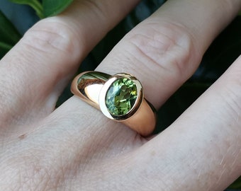 18k Gold Peridot Ring, US Größe 5 3/4
