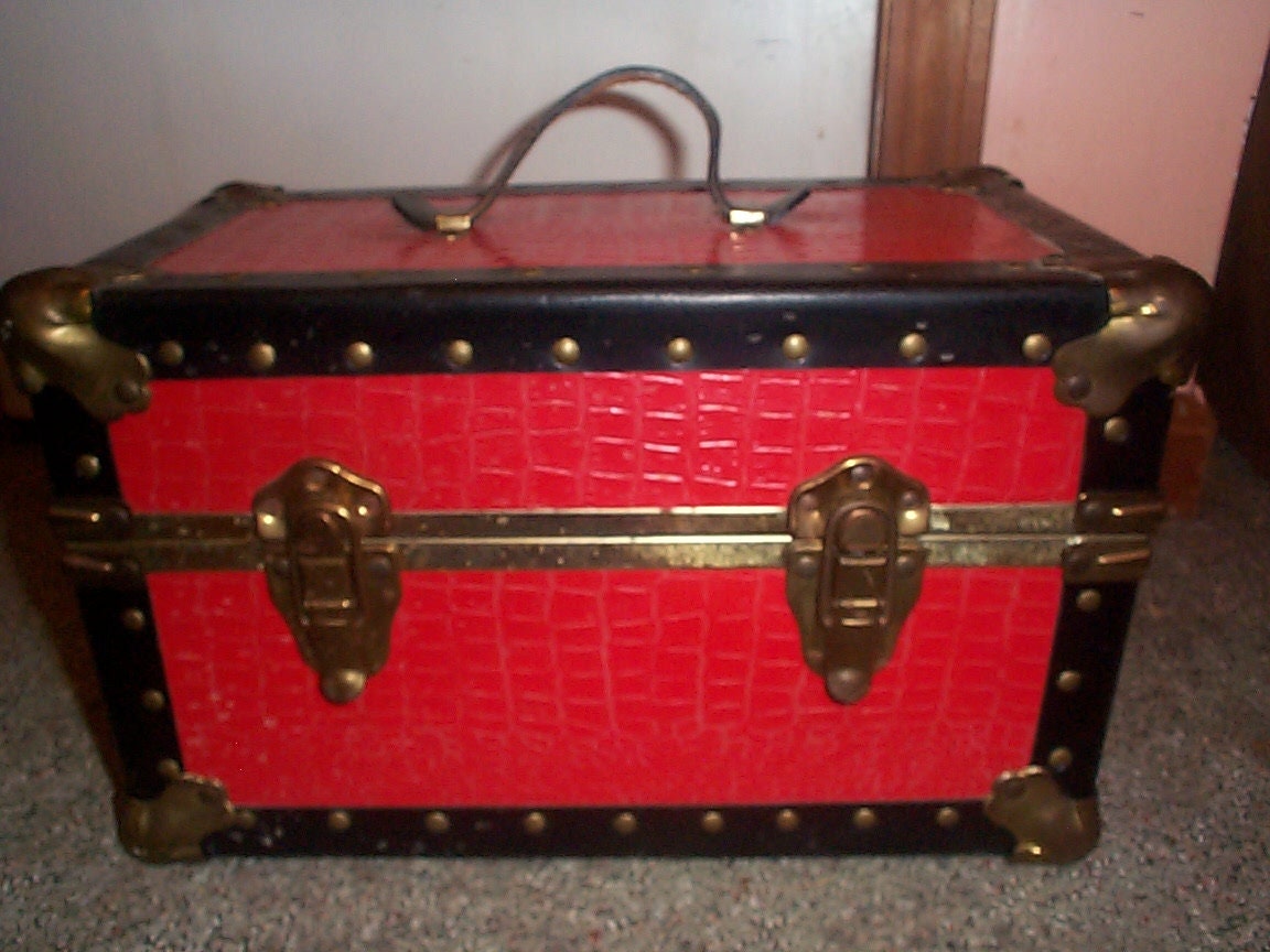 Vintage Red Buxton Train Case Small Trunk Travel Case Red 