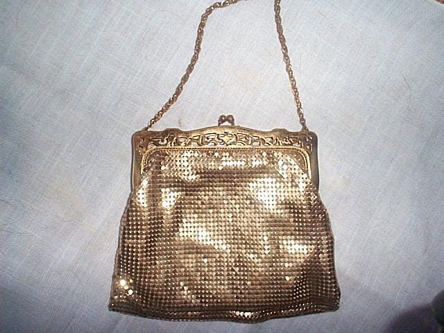 Whiting & Davis ゴールド バッグ Vintage Whiting and Davis Art Deco Gold Metal Mesh Bag Purse