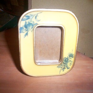 Tiny Buckners enamal floral painted metal  picture frame  yellow with flowers  just 3  x 2 1/2