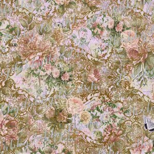 K&ouml;nnte beinhalten: Ein Vintage-Blumenmuster mit rosa, wei&szlig;en und gelben Blumen auf einem hellvioletten Hintergrund. Das Muster ist mit einem goldenen Filigran-Design &uuml;berlagert.