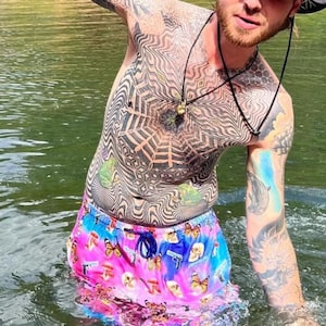 Pantaloncini da bagno tinti a mano: perfetti per la spiaggia o la piscina! immagine 1