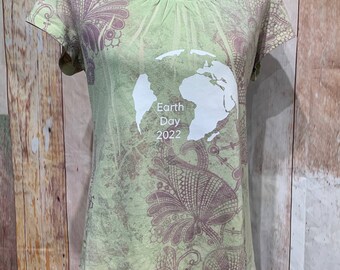 Earth Day Medium Floral Paisley Hand Printd Upcycled PolyCotton Short Sleeve Tee