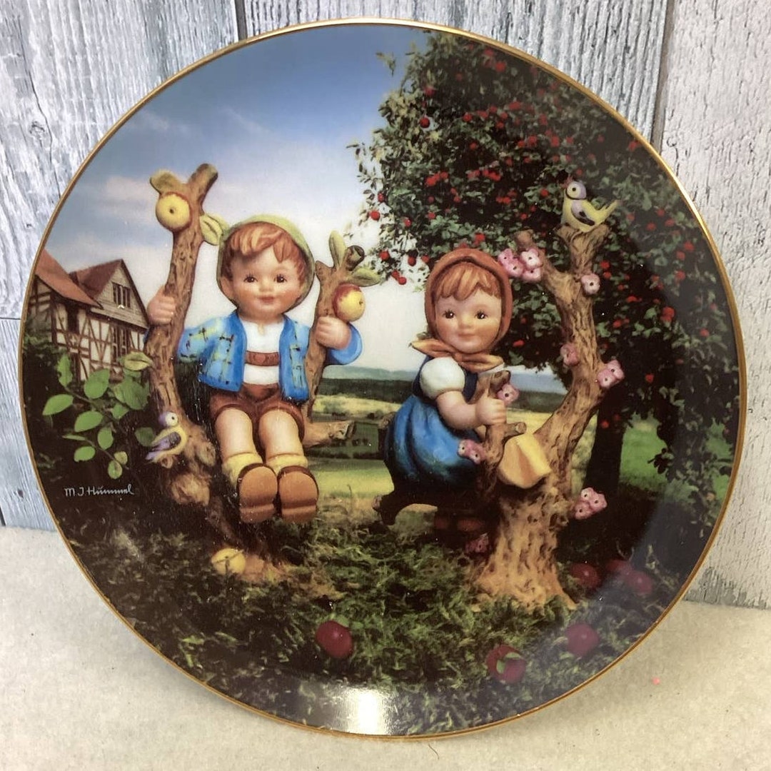 Danbury Mint Hummel Platesnull
