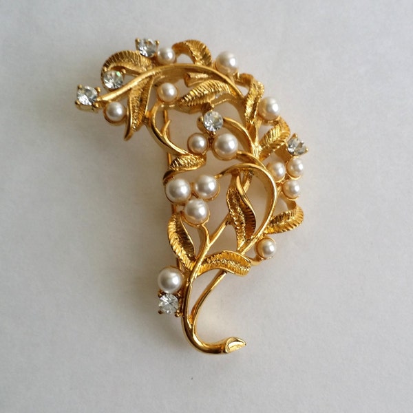 Amazing Vintage Signed NAPIER Gold Tone Faux Pearl Seed Pearl Clear Rhinestone Branch Leaf Leaves Pin Brooch