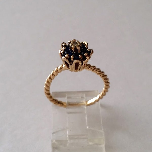 14k Yellow Gold Sapphire & Faux Diamond Tulip Ring