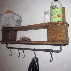 Upcycling bathroom shelf from industrial pallet image 1