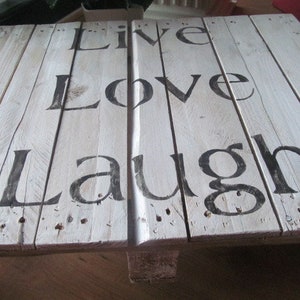 Palette upcycling LIVE LOVE LAUGH image 3
