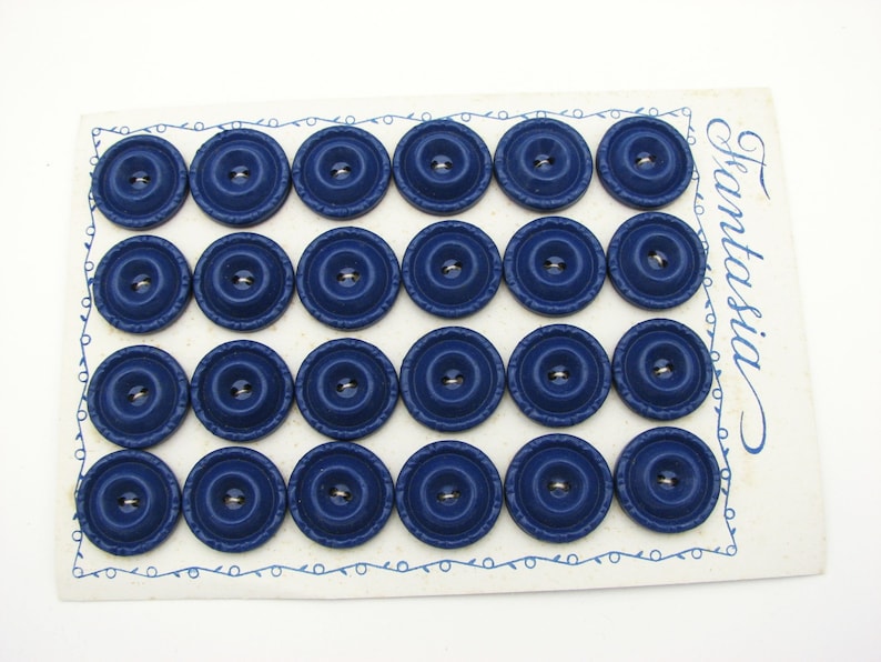 23 mm 24 wooden buttons in blue colour 78
