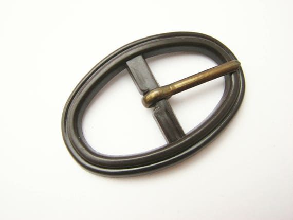 Round belt buckle made of plastic Small brown buckle UNUSED!!