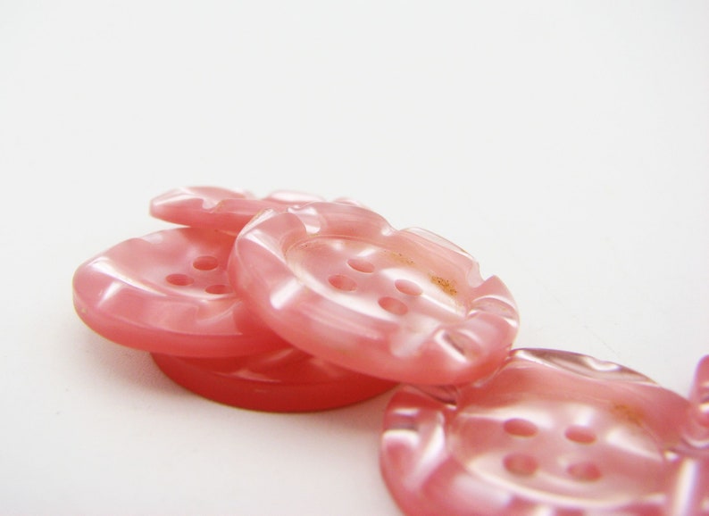 Pink vintage buttons with checks 20 mm 78 34 and 23 mm