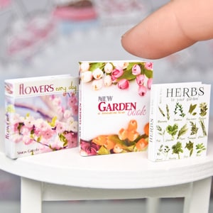 Miniaturbücher SET - Gartenkräuter - handgemacht im Puppenhausmaßstab 1:12