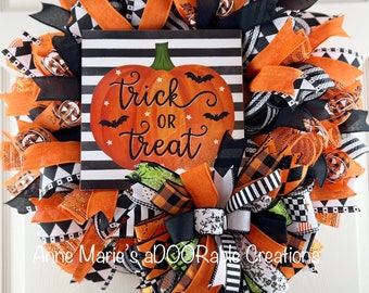 Trick or treat Halloween pumpkin wreath for front door, Halloween wreath, Halloween pumpkin wreath, harlequin Halloween wreath