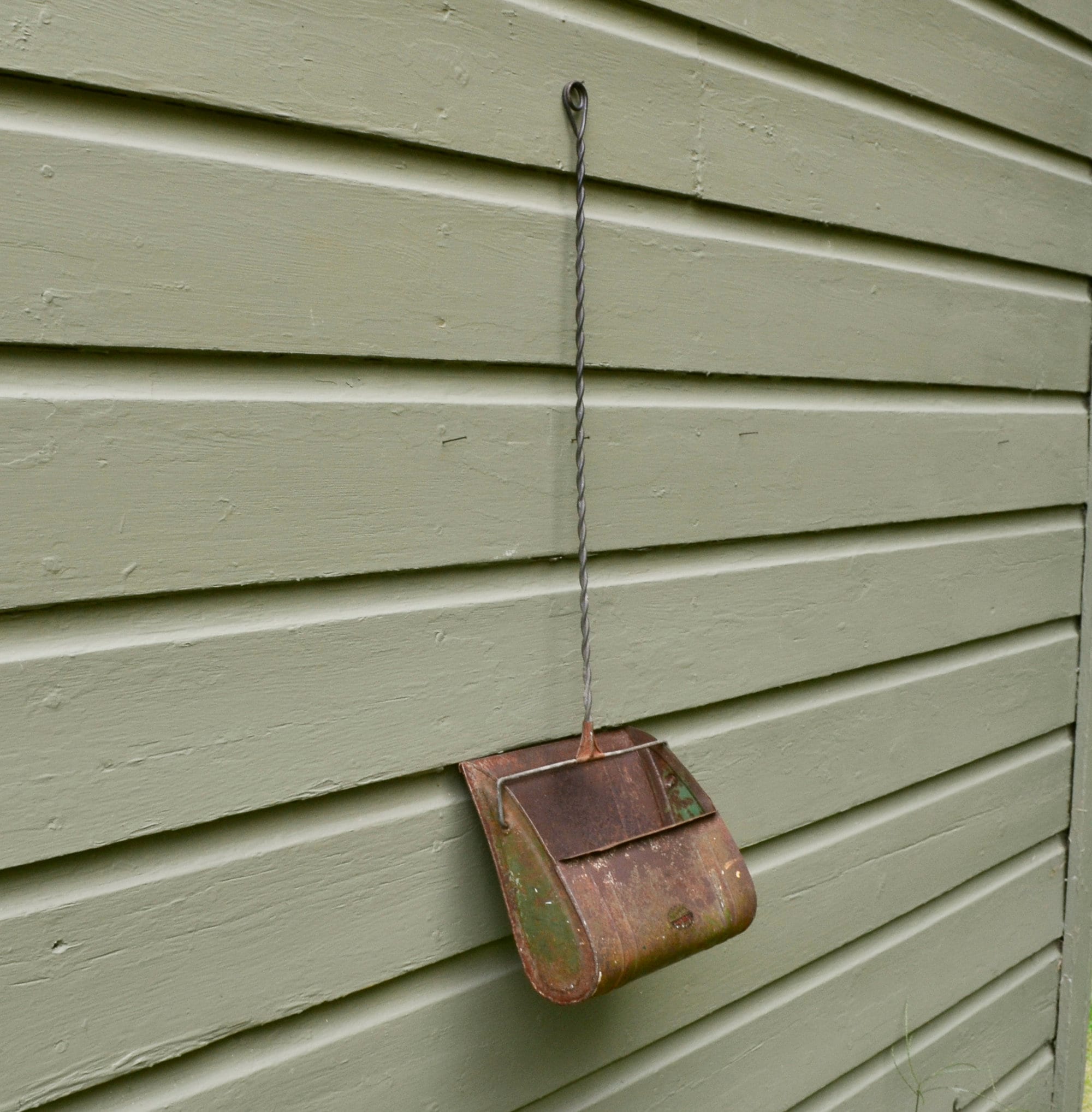 Old Tin Dust Pan Vintage Dust Bin Long Handle Dustpan Etsy