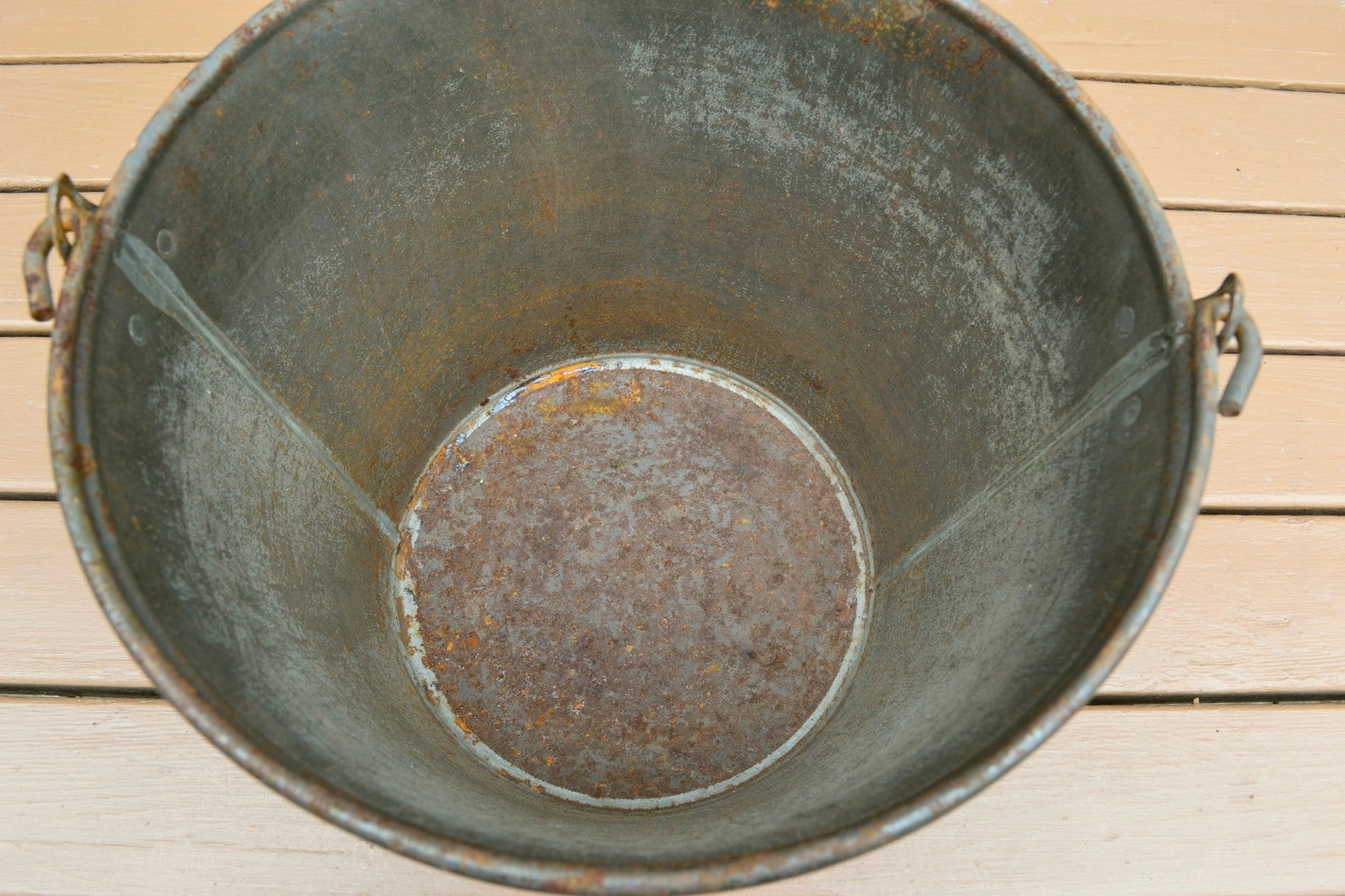 large tin buckets large tin buckets