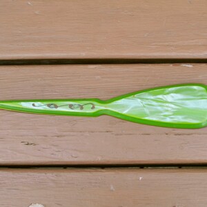 Bakelite Shoe Horn, Vintage Nile Green Shoehorn