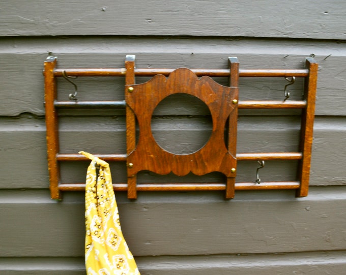 Old Farmhouse Folding Hook Rack, Oak Wall Rack, Vintage Hat and Coat