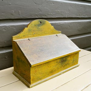 Primitive Wooden Bread Box, Vintage Bread Keeper, Reproduction Pantry Box