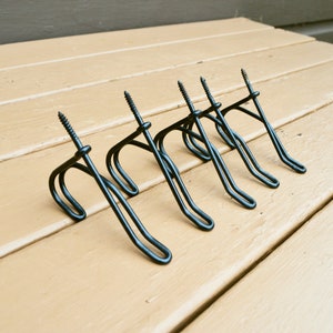 Old Wire Wall Rack 