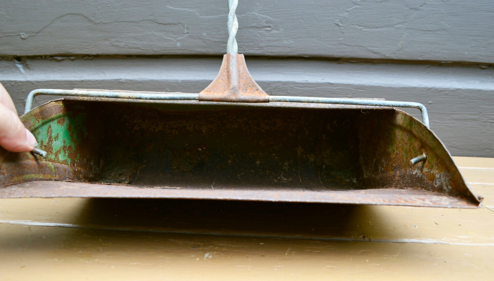 Old Tin Dust Pan Vintage Dust Bin Long Handle Dustpan Etsy