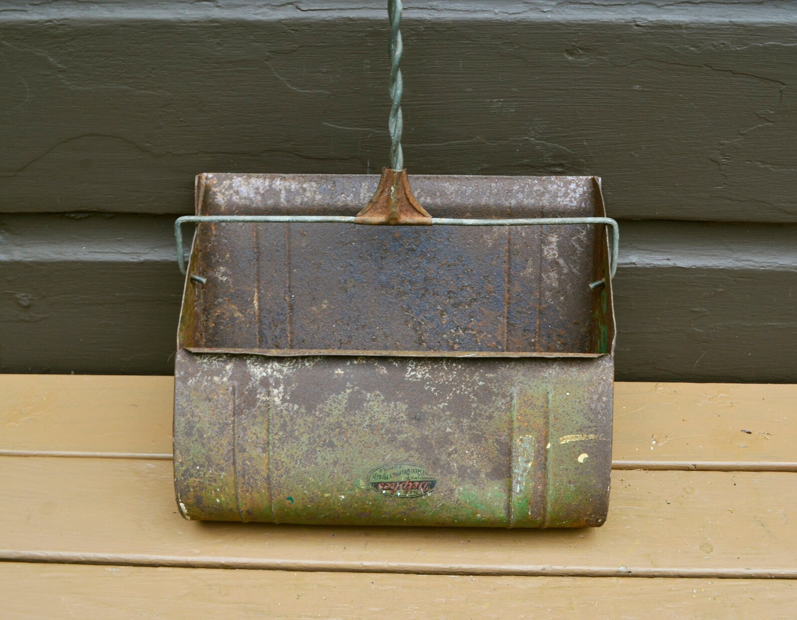 Old Tin Dust Pan Vintage Dust Bin Long Handle Dustpan Etsy